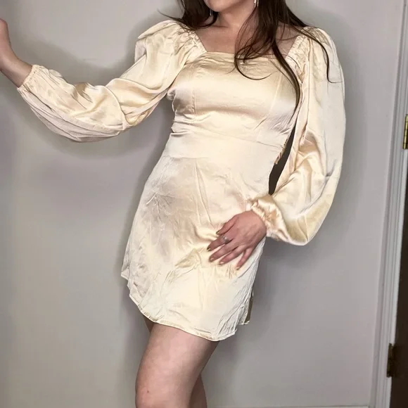 Lulu’s So Darling Light Peach Satin Long Sleeve
Tie-Back Mini Dress - Picture 11 of 13